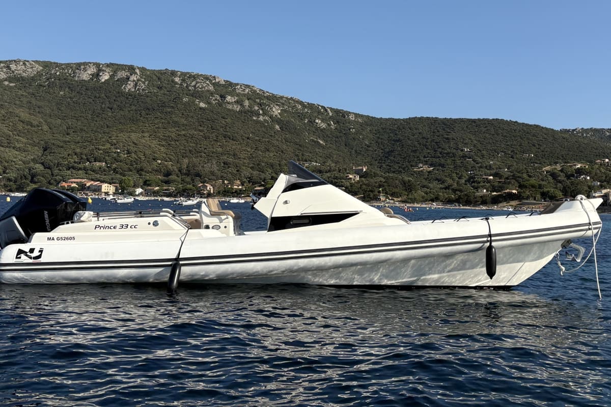 Nuova Jolly Prince 33 CC — bateau avec skipper en location chez Marinaloc à Propriano, Corse-du-Sud